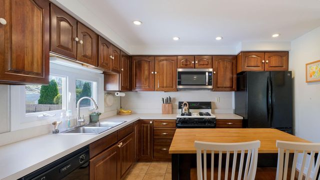 823 REGINA ST, Philadelphia, PA 19116