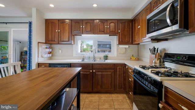 823 REGINA ST, Philadelphia, PA 19116