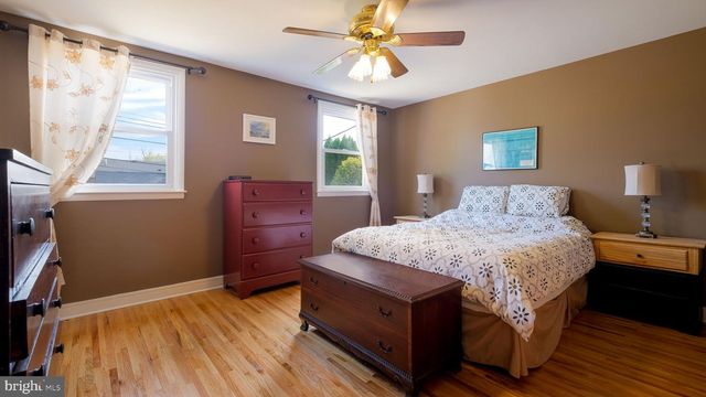 823 REGINA ST, Philadelphia, PA 19116