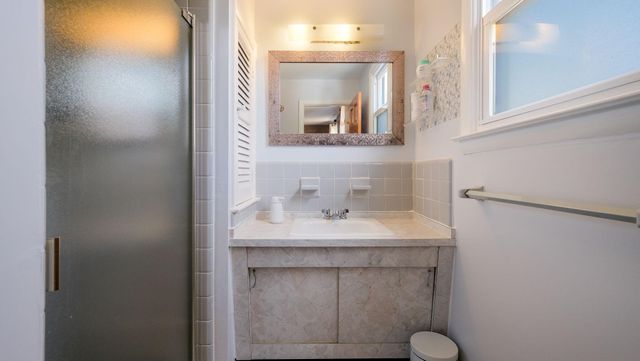 823 REGINA ST, Philadelphia, PA 19116