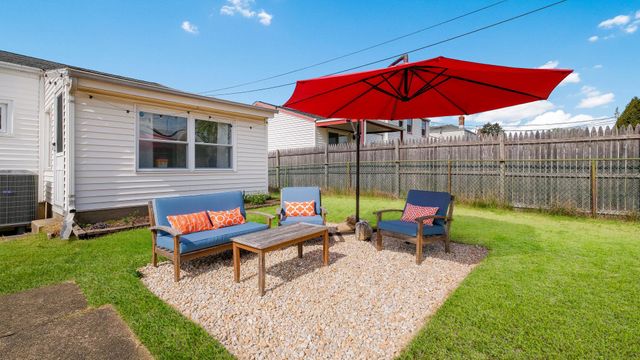 823 REGINA ST, Philadelphia, PA 19116