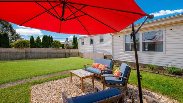 823 REGINA ST, Philadelphia, PA 19116