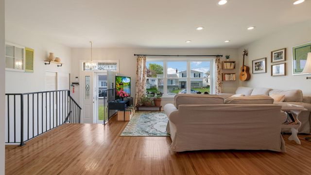 823 REGINA ST, Philadelphia, PA 19116