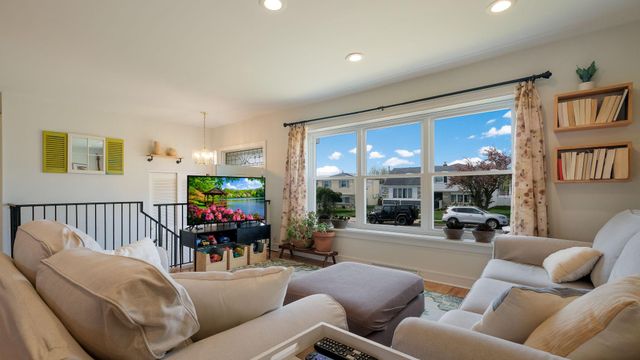 823 REGINA ST, Philadelphia, PA 19116