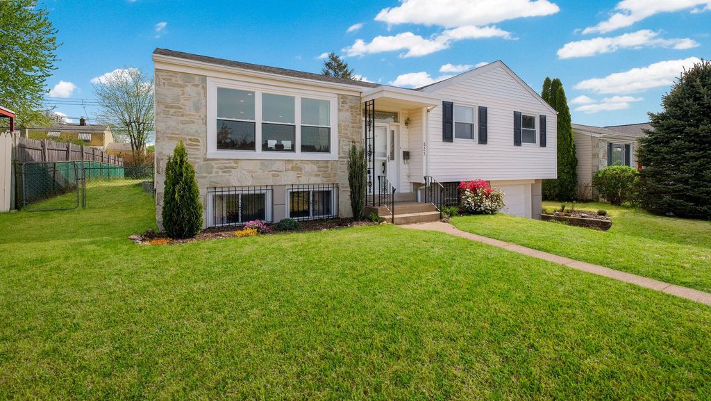 823 REGINA ST, Philadelphia, PA 19116