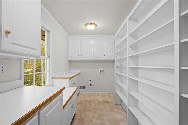 6255 Mountain Brook Lane, Atlanta, GA 30328