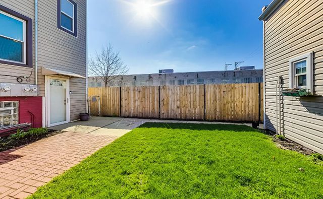 4988 N Elston Avenue G, Chicago, IL 60630