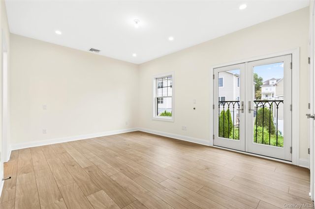 535 2nd Street Duplex "L", Mamaroneck, NY 10543