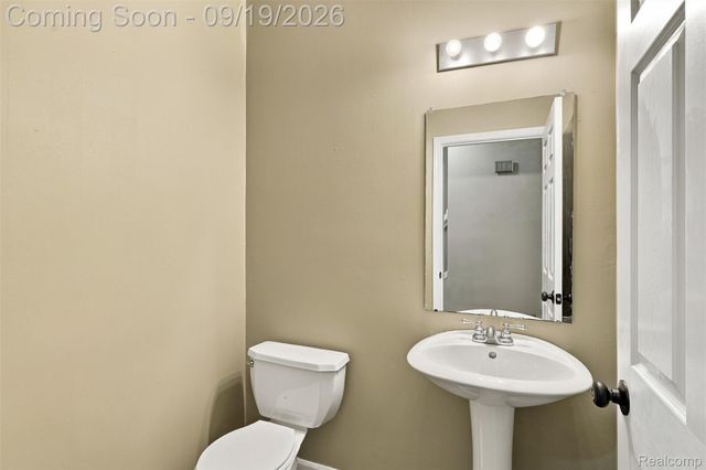 41351 N Maplewood Drive, Canton Charter Township, MI 48187