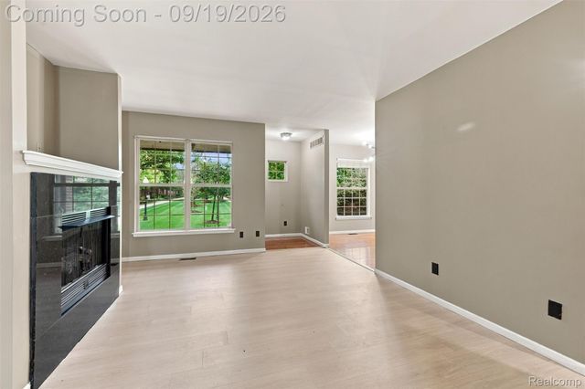 41351 N Maplewood Drive, Canton Charter Township, MI 48187