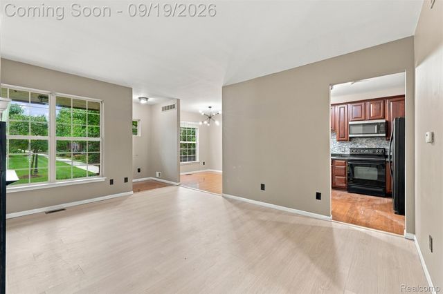 41351 N Maplewood Drive, Canton Charter Township, MI 48187