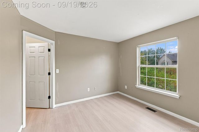 41351 N Maplewood Drive, Canton Charter Township, MI 48187