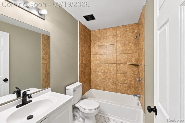41351 N Maplewood Drive, Canton Charter Township, MI 48187