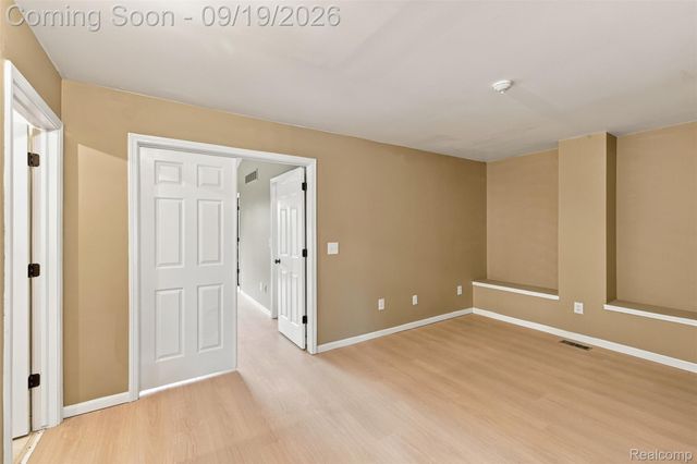 41351 N Maplewood Drive, Canton Charter Township, MI 48187
