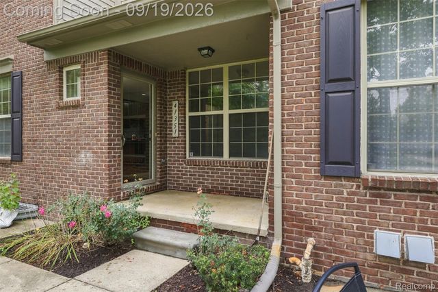 41351 N Maplewood Drive, Canton Charter Township, MI 48187