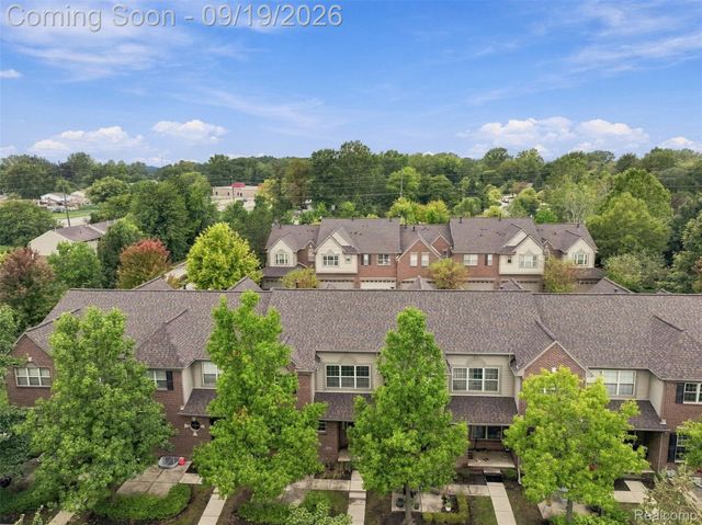 41351 N Maplewood Drive, Canton Charter Township, MI 48187