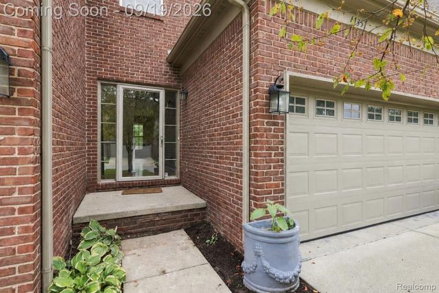 41351 N Maplewood Drive, Canton Charter Township, MI 48187