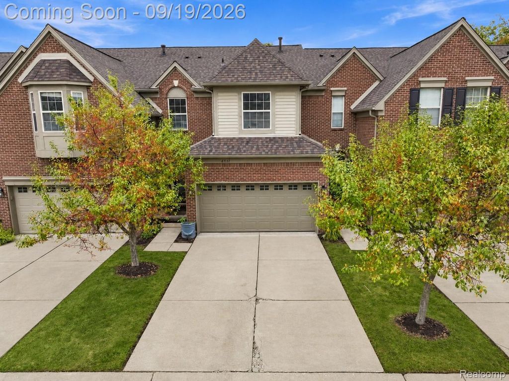 41351 N Maplewood Drive, Canton Charter Township, MI 48187