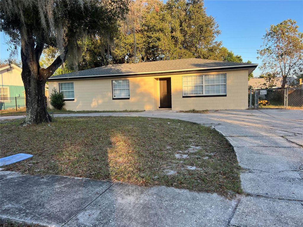 608 MAGGIE CIRCLE, Winter Haven, FL 33880