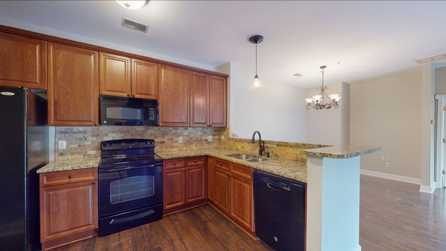 7231 Althorp Way Apt R2, Nashville, TN 37211