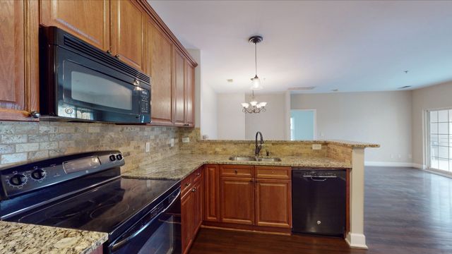 7231 Althorp Way Apt R2, Nashville, TN 37211