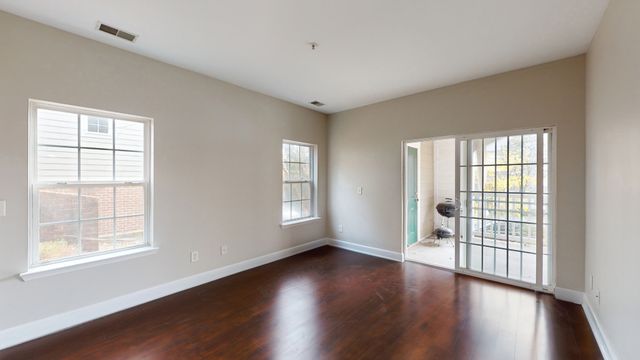 7231 Althorp Way Apt R2, Nashville, TN 37211