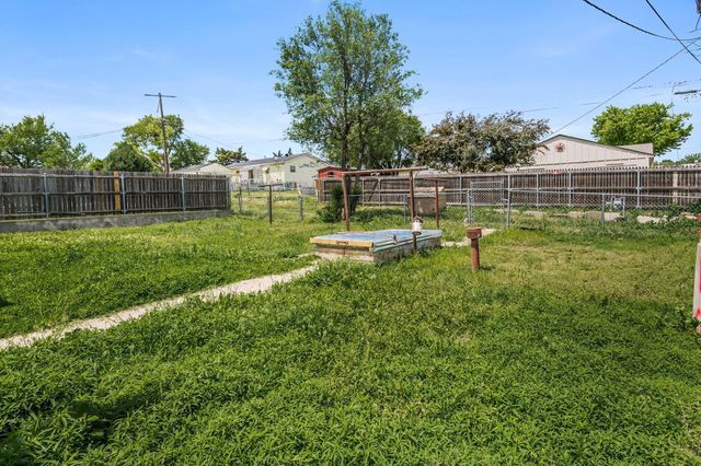 709 E 14th Avenue, Pampa, TX 79065