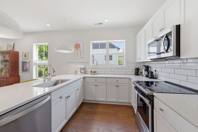 647 Nashua Ln, Nashville, TN 37209