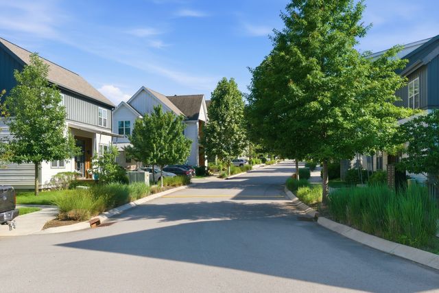 647 Nashua Ln, Nashville, TN 37209