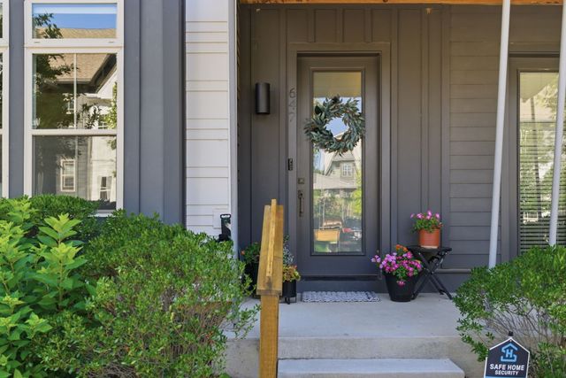 647 Nashua Ln, Nashville, TN 37209