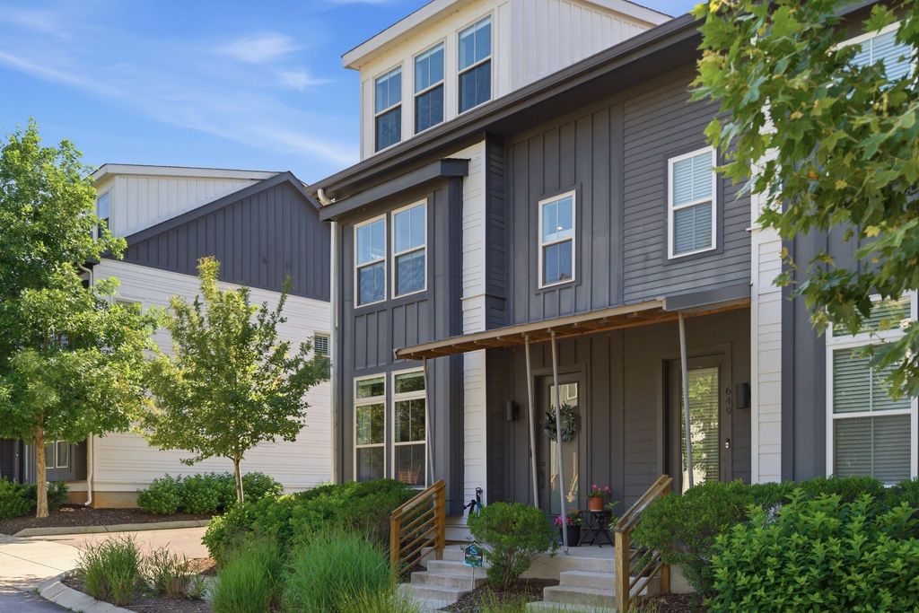 647 Nashua Ln, Nashville, TN 37209