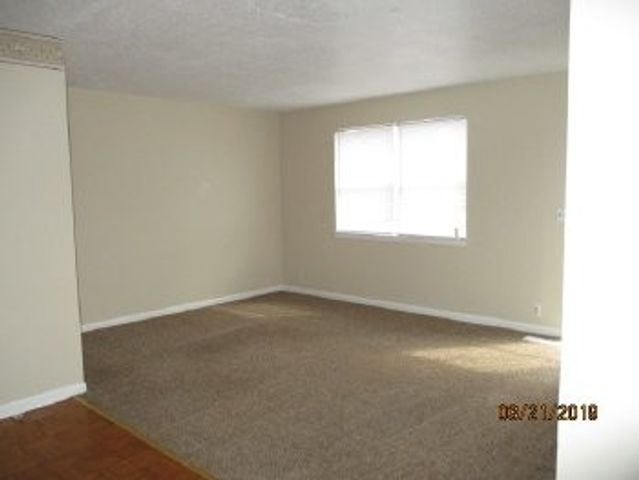 621 Dover Rd, Clarksville, TN 37042