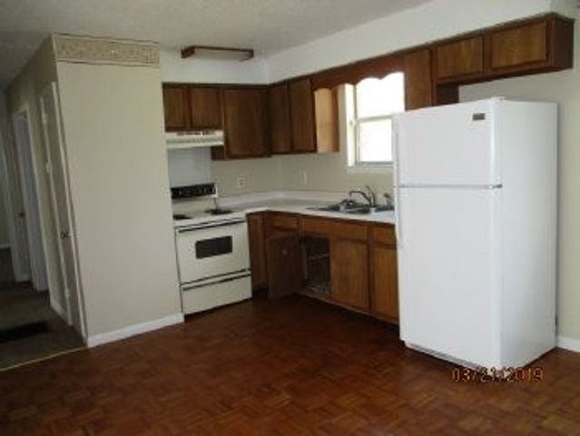 621 Dover Rd, Clarksville, TN 37042