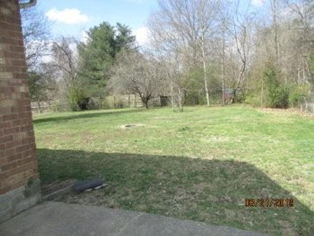 621 Dover Rd, Clarksville, TN 37042