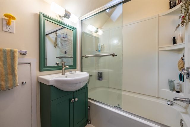 137 North St 3, Salem, MA 01970