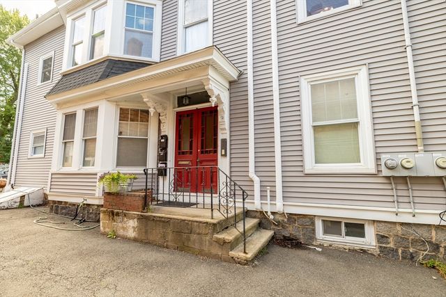 137 North St 3, Salem, MA 01970