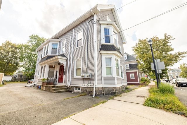 137 North St 3, Salem, MA 01970
