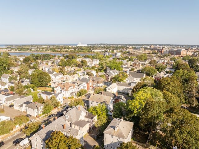 137 North St 3, Salem, MA 01970