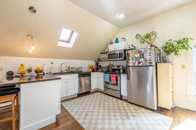 137 North St 3, Salem, MA 01970