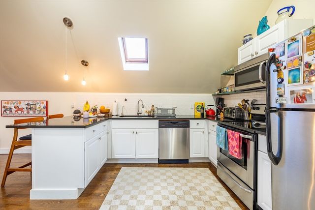 137 North St 3, Salem, MA 01970