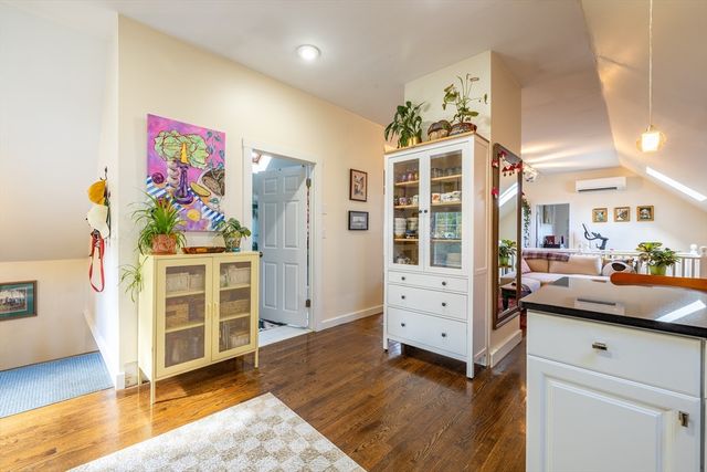137 North St 3, Salem, MA 01970