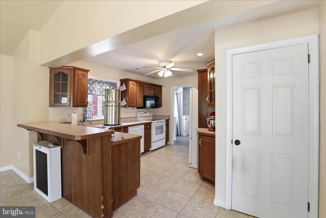 655 N MOUNT JOY ST, Elizabethtown, PA 17022
