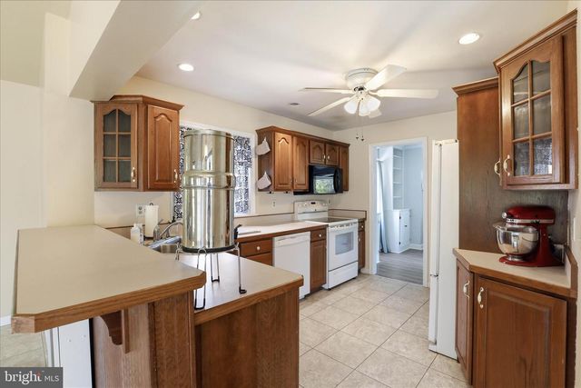 655 N MOUNT JOY ST, Elizabethtown, PA 17022
