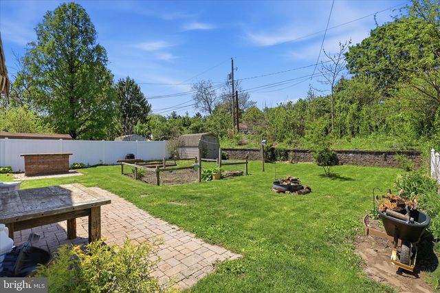 655 N MOUNT JOY ST, Elizabethtown, PA 17022