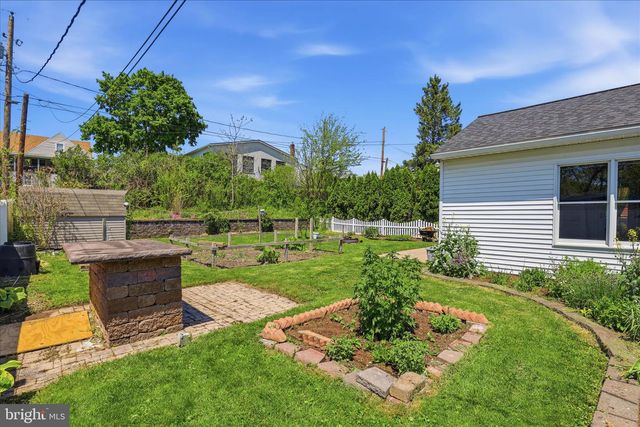 655 N MOUNT JOY ST, Elizabethtown, PA 17022