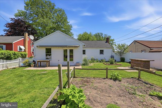 655 N MOUNT JOY ST, Elizabethtown, PA 17022