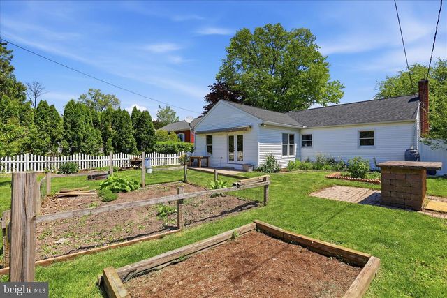 655 N MOUNT JOY ST, Elizabethtown, PA 17022
