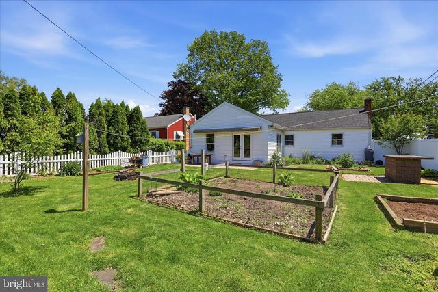 655 N MOUNT JOY ST, Elizabethtown, PA 17022