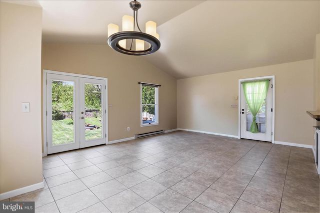 655 N MOUNT JOY ST, Elizabethtown, PA 17022