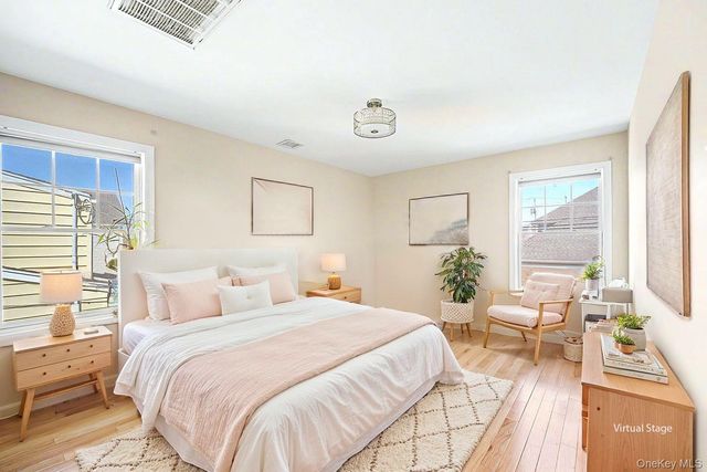 253 DEVONSHIRE DR, New Hyde Park, NY 11040